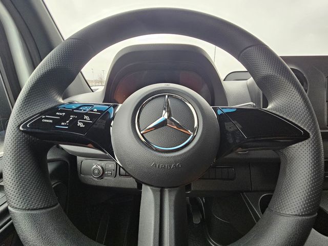 Thumbnail: 2026 Mercedes-Benz Sprinter - 10