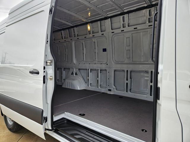 Thumbnail: 2026 Mercedes-Benz Sprinter - 23