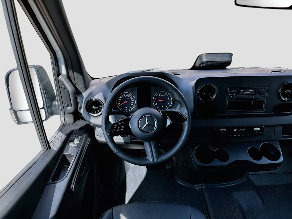 Thumbnail: 2025 Mercedes-Benz Sprinter - 11