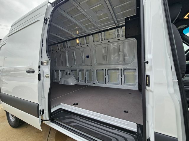 Thumbnail: 2026 Mercedes-Benz Sprinter - 16