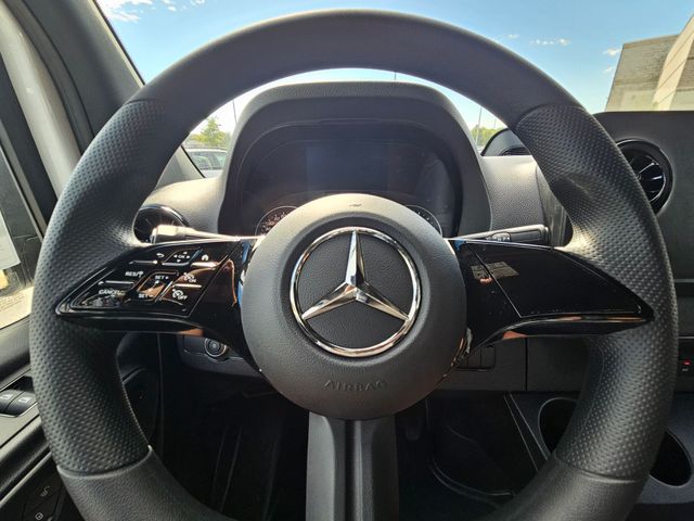 Thumbnail: 2026 Mercedes-Benz Sprinter - 9
