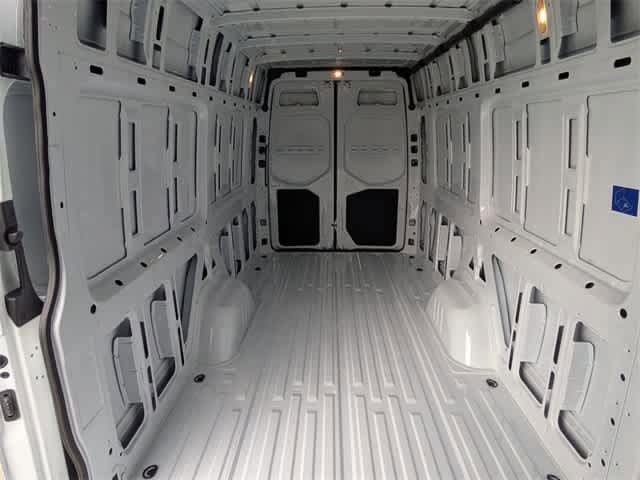 Thumbnail: 2025 Mercedes-Benz Sprinter - 15