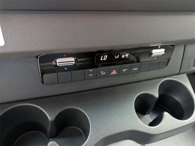 Thumbnail: 2025 Mercedes-Benz Sprinter - 24