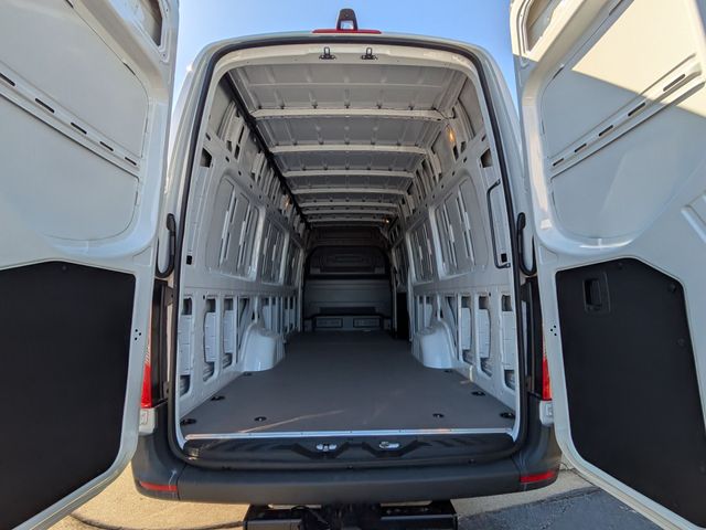Thumbnail: 2026 Mercedes-Benz Sprinter - 30