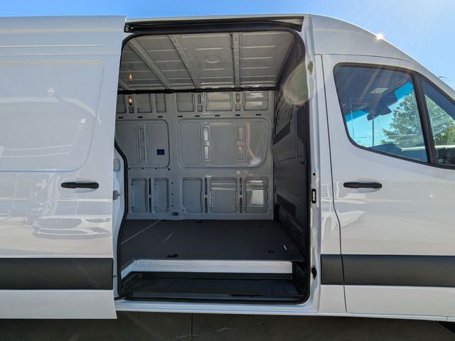Thumbnail: 2026 Mercedes-Benz Sprinter - 13