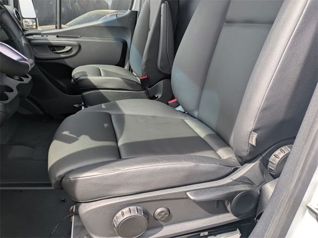 Thumbnail: 2024 Mercedes-Benz eSprinter - 21