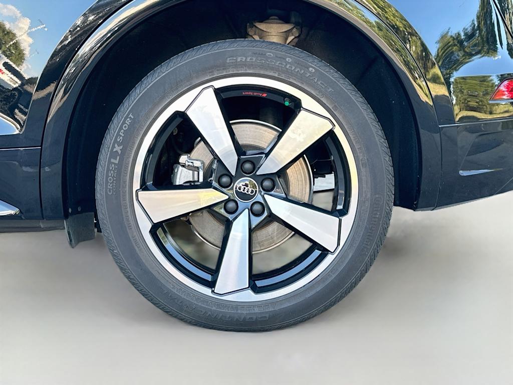 Thumbnail: 2023 Audi Q5 - 8