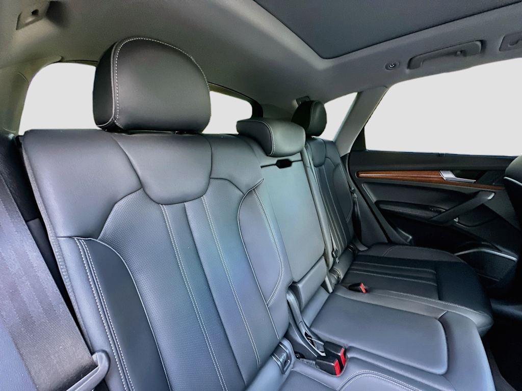 Thumbnail: 2023 Audi Q5 - 32