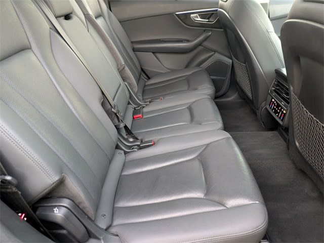 Thumbnail: 2021 Audi Q7 - 27