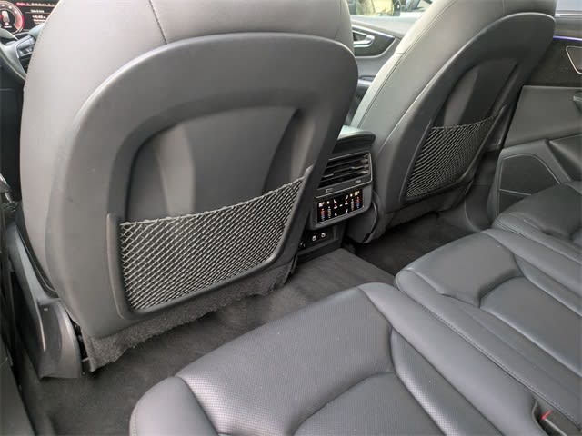 Thumbnail: 2021 Audi Q7 - 13