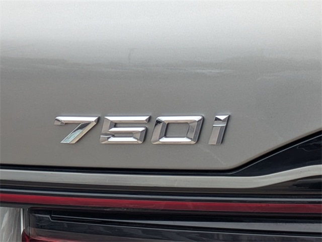 Thumbnail: 2022 BMW 7 Series - 22