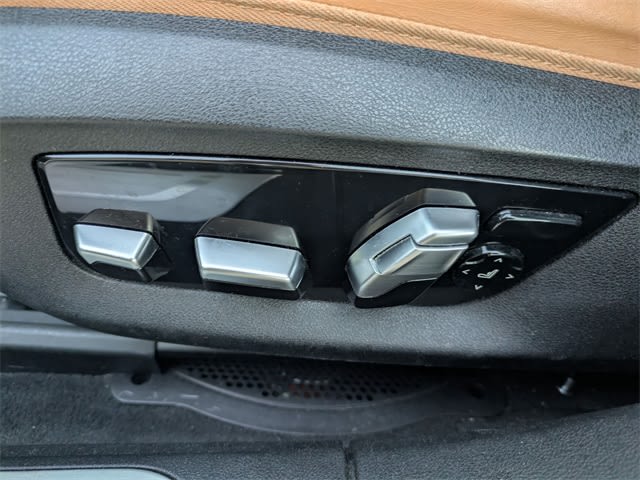 Thumbnail: 2021 BMW 7 Series - 25