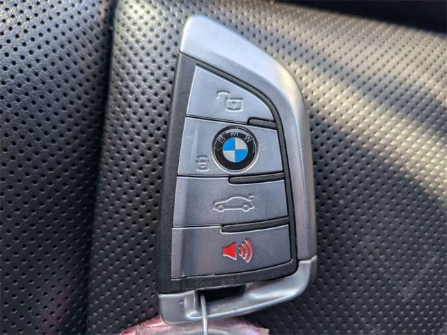 Thumbnail: 2022 BMW 8 Series - 17