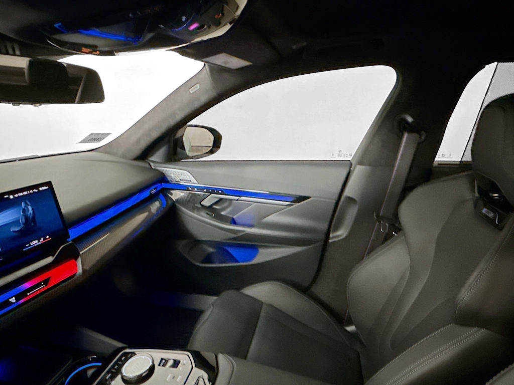Thumbnail: 2025 BMW M5 - 25