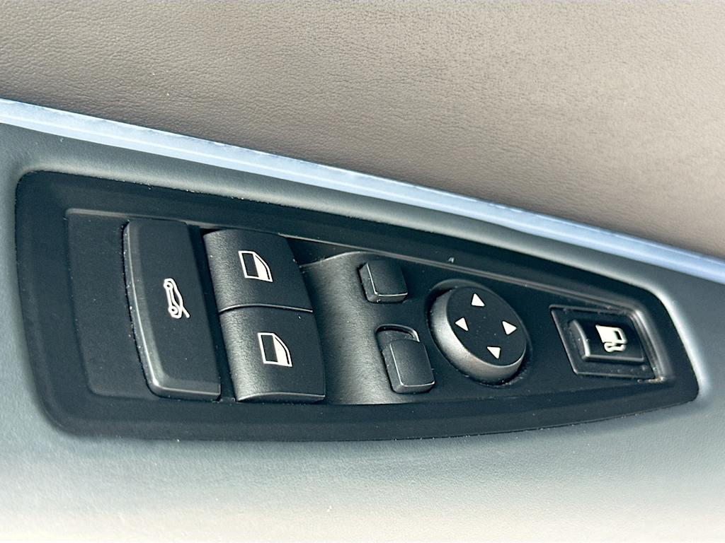Thumbnail: 2016 BMW  - 27