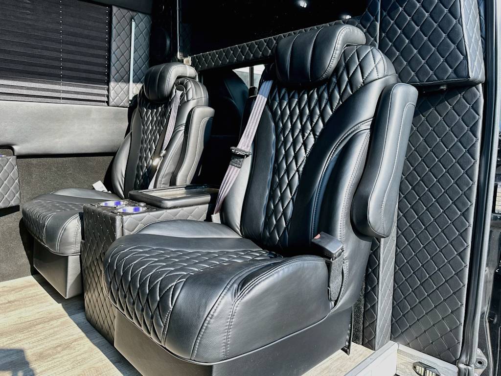 Thumbnail: 2019 Mercedes-Benz Sprinter - 8