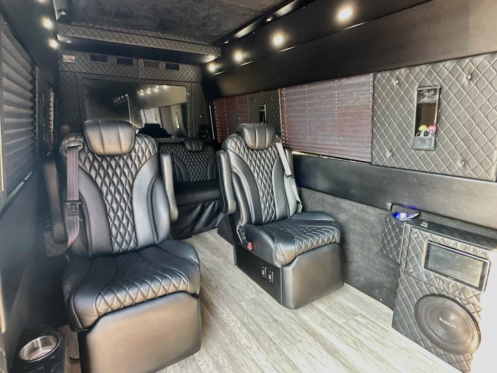 Thumbnail: 2019 Mercedes-Benz Sprinter - 32