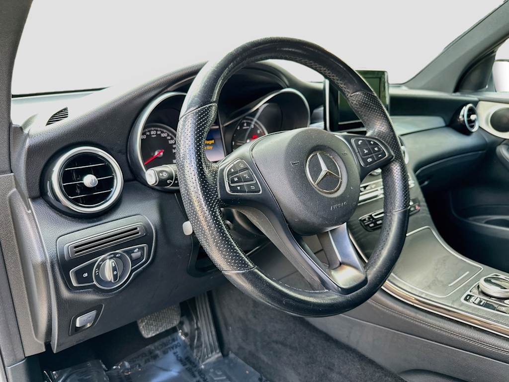 Thumbnail: 2019 Mercedes-Benz GLC - 2