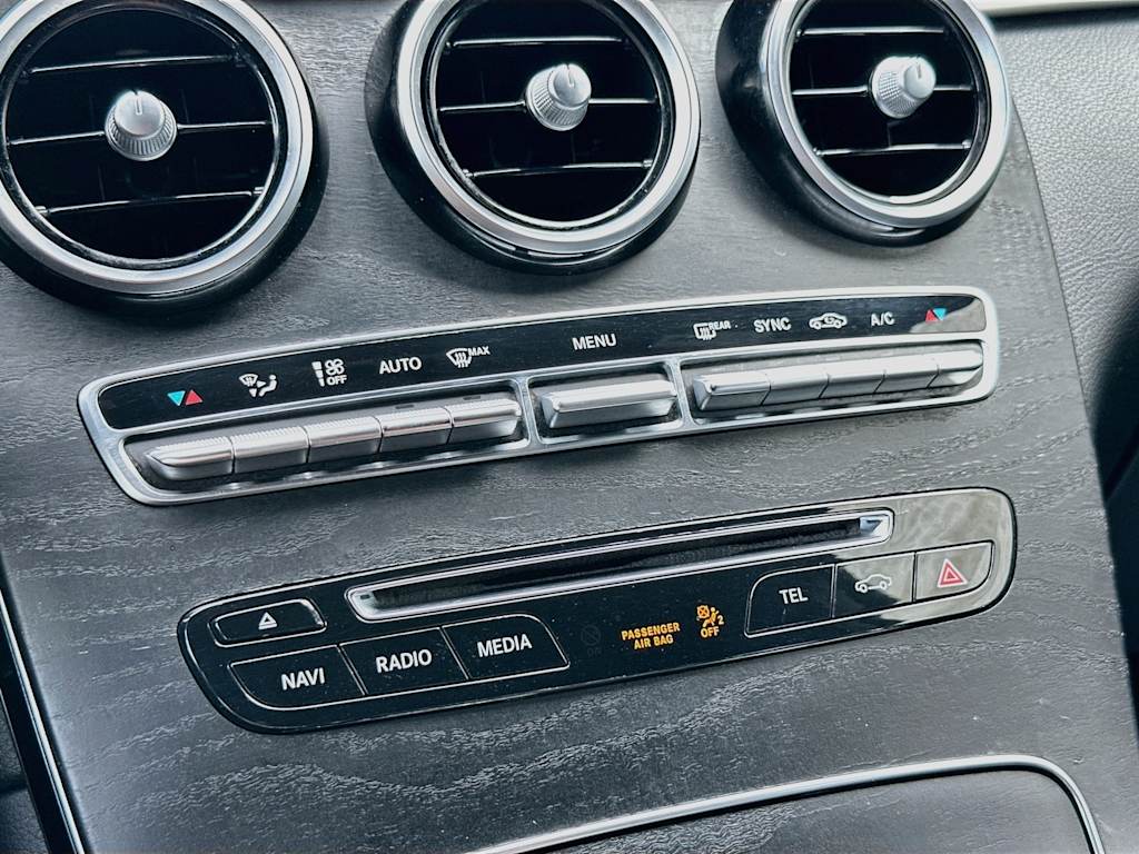 Thumbnail: 2019 Mercedes-Benz GLC - 25
