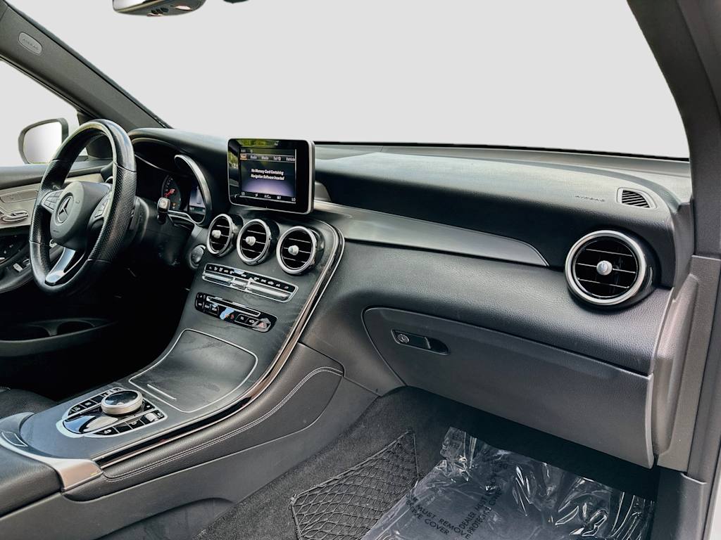 Thumbnail: 2019 Mercedes-Benz GLC - 31