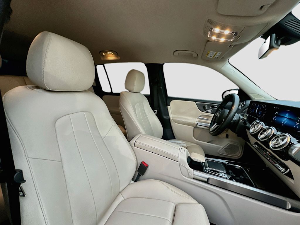 Thumbnail: 2020 Mercedes-Benz GLB - 11