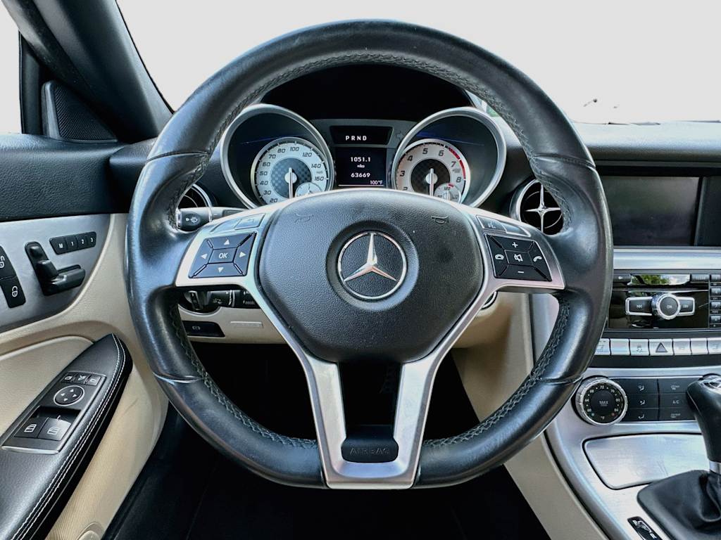 Thumbnail: 2013 Mercedes-Benz SLK - 10
