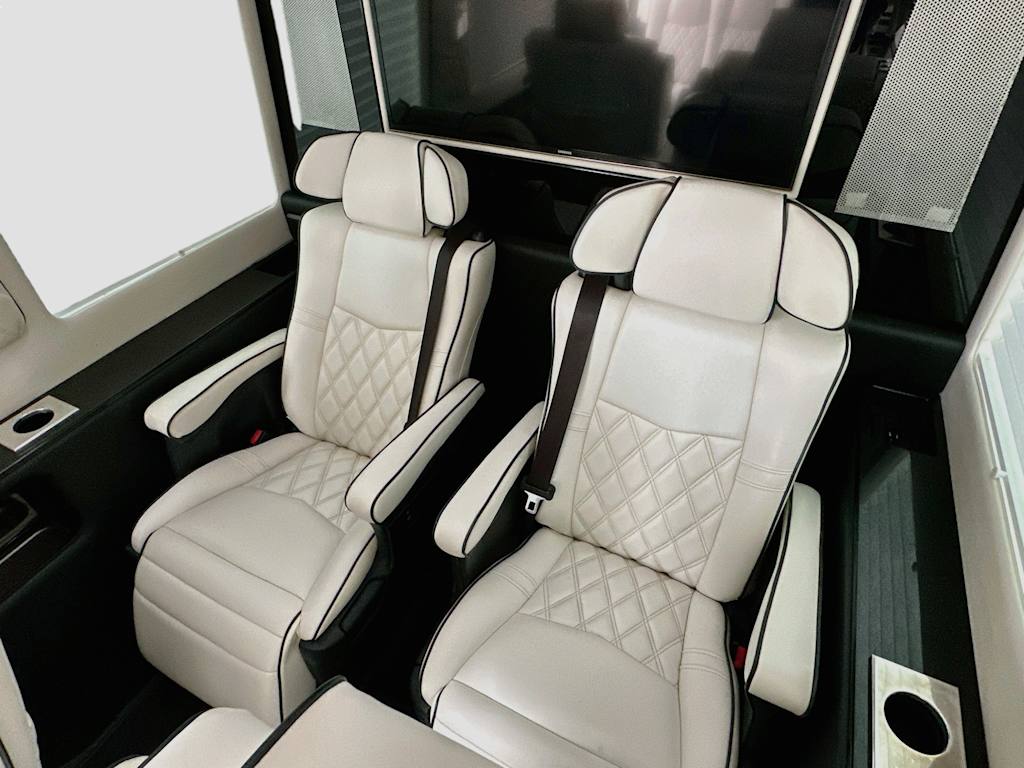 Thumbnail: 2015 Mercedes-Benz Sprinter - 12