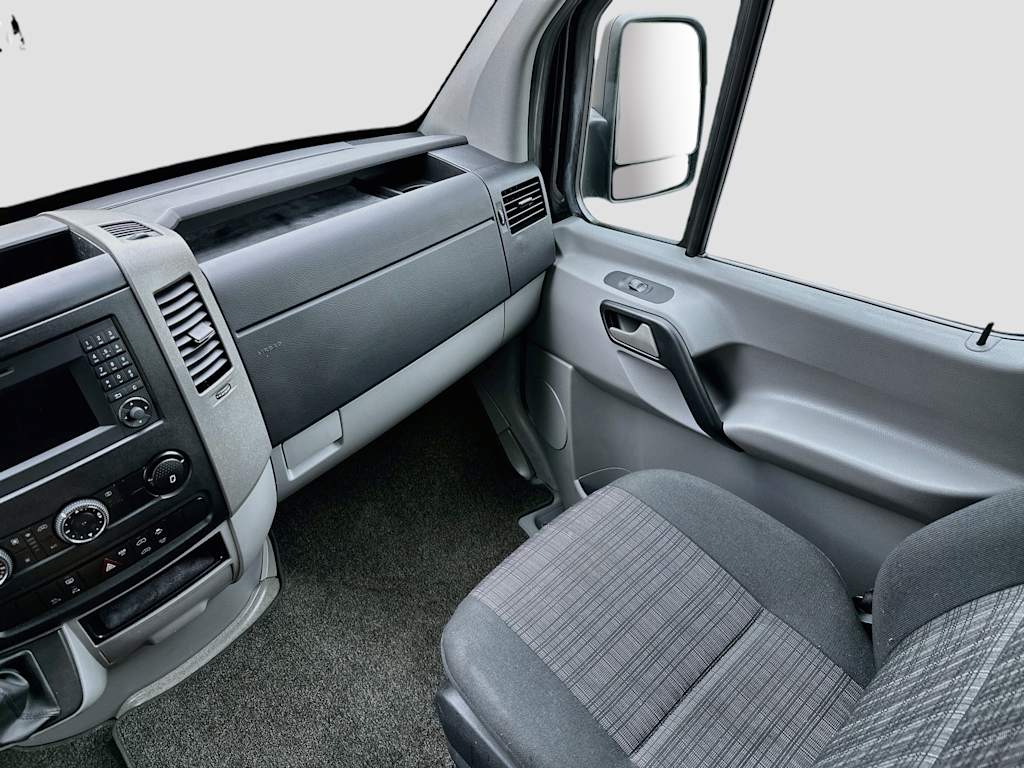 Thumbnail: 2015 Mercedes-Benz Sprinter - 28
