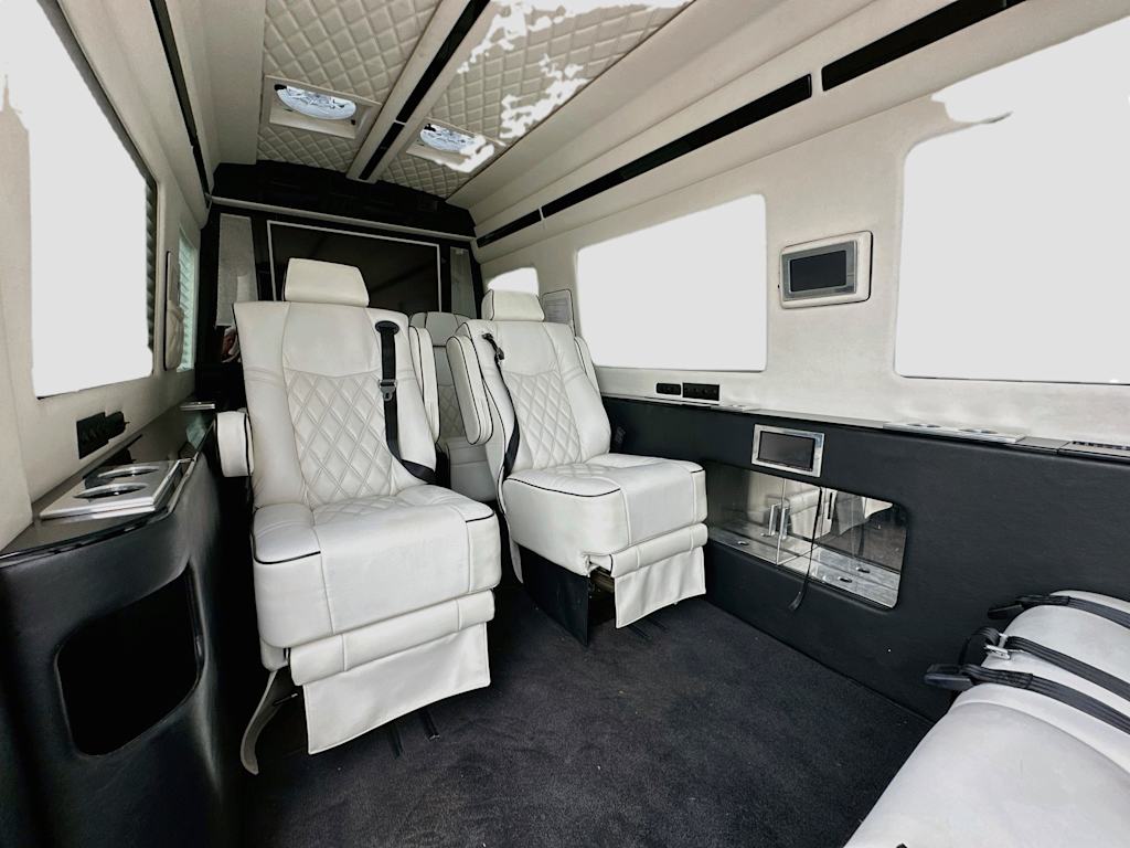 Thumbnail: 2015 Mercedes-Benz Sprinter - 32
