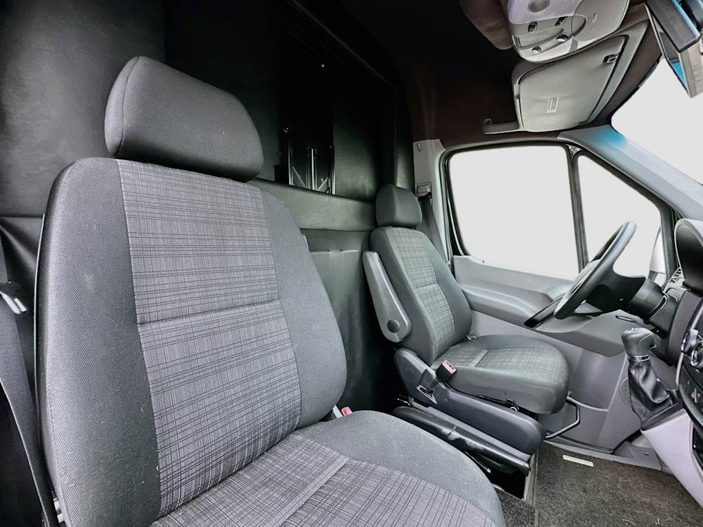 Thumbnail: 2015 Mercedes-Benz Sprinter - 33