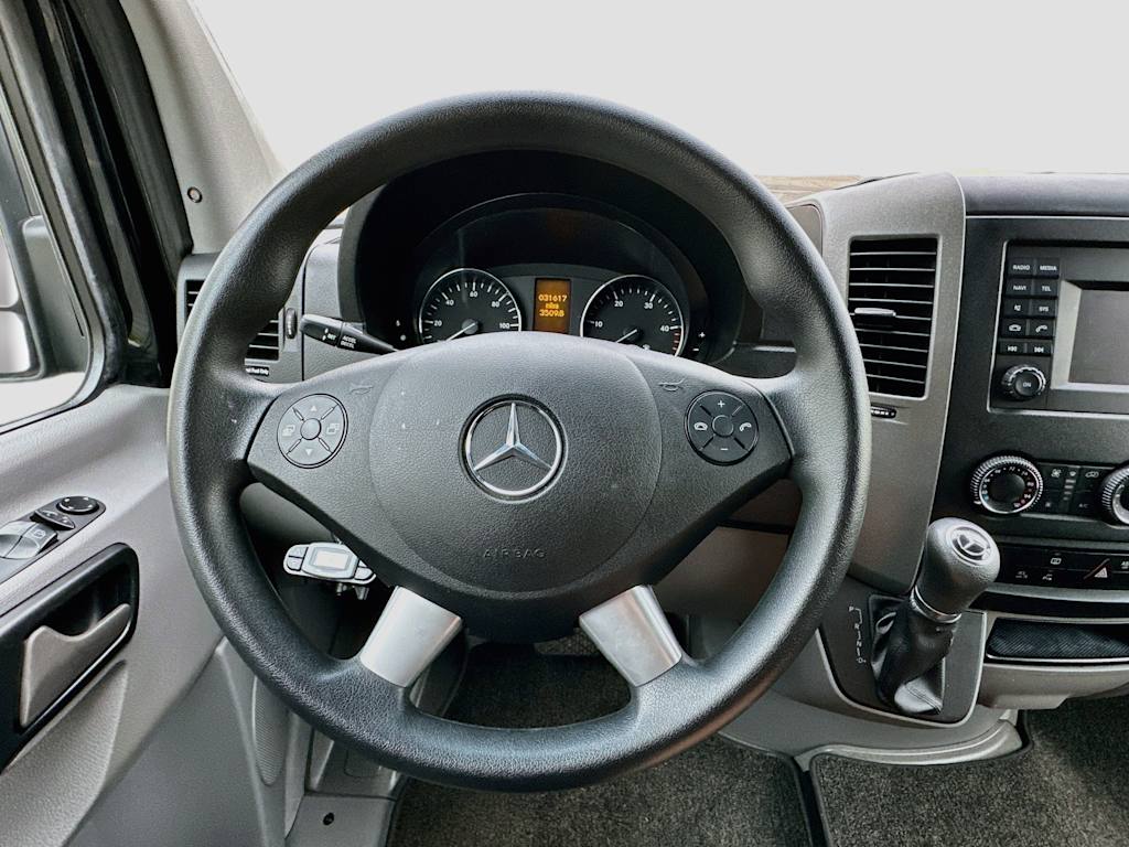 Thumbnail: 2015 Mercedes-Benz Sprinter - 9