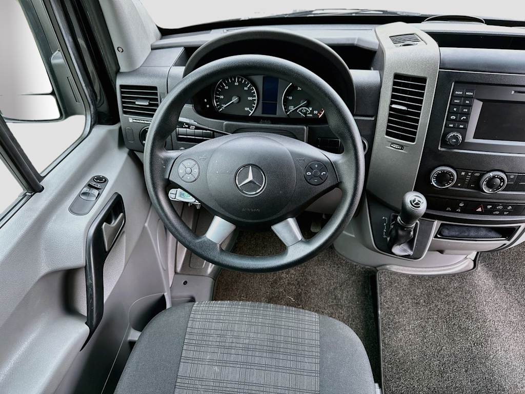 Thumbnail: 2015 Mercedes-Benz Sprinter - 13