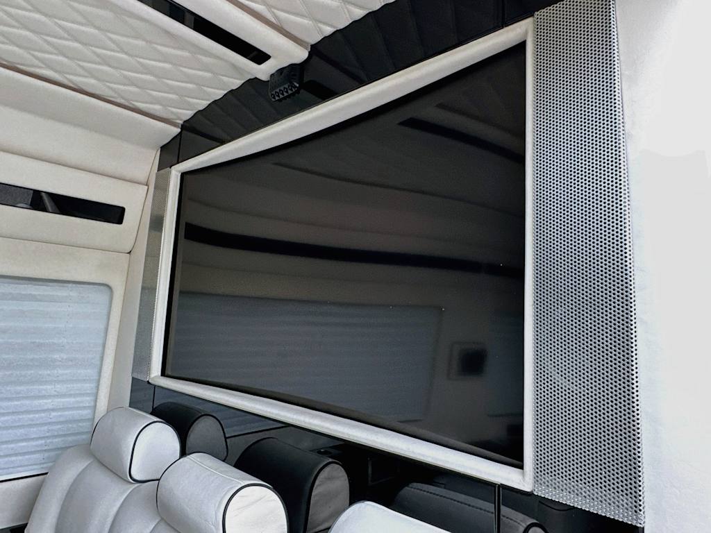 Thumbnail: 2015 Mercedes-Benz Sprinter - 30