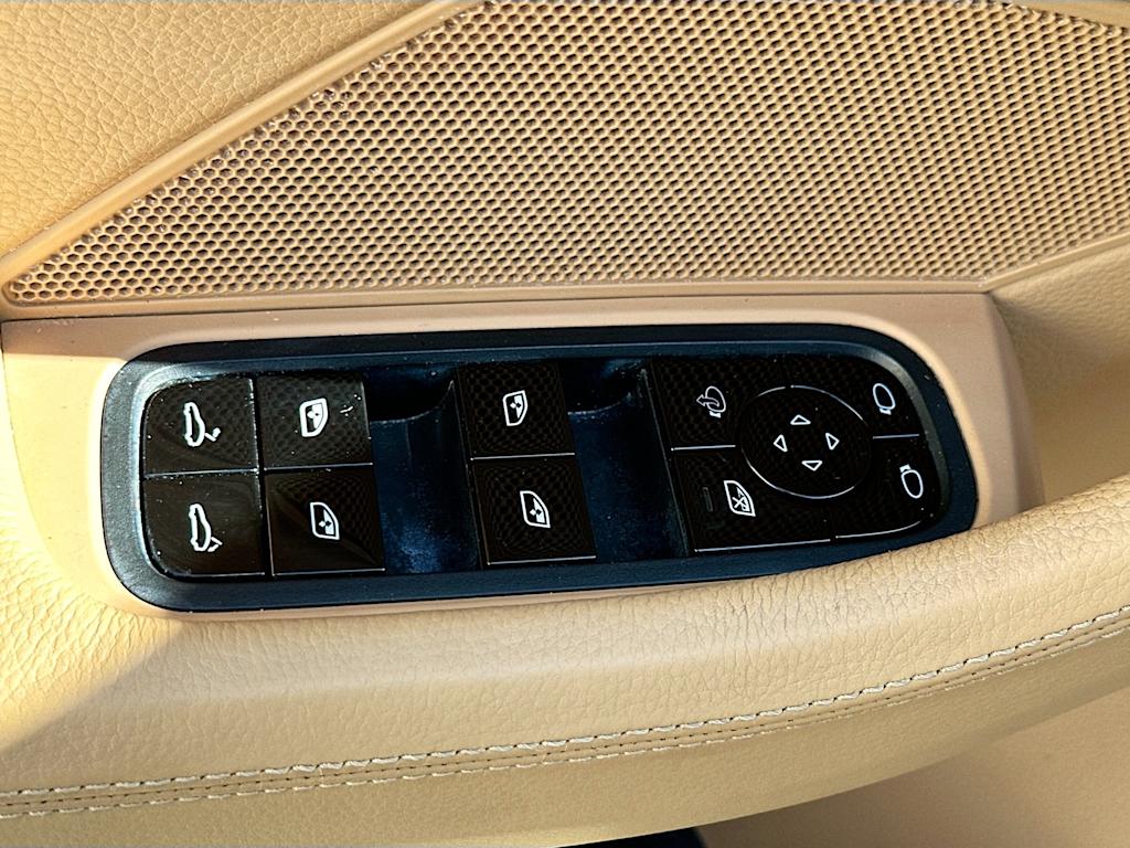 Thumbnail: 2018 Porsche Panamera - 28
