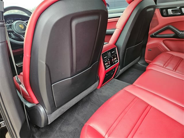 Thumbnail: 2023 Porsche Cayenne - 10