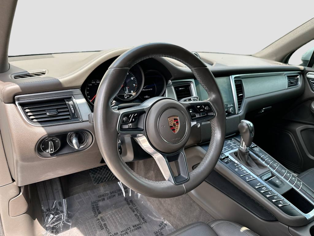 Thumbnail: 2018 Porsche Macan - 2