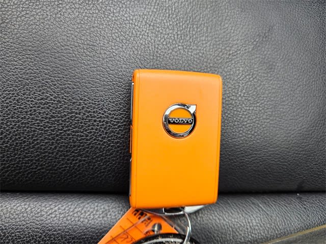 Thumbnail: 2023 Volvo XC40 - 19