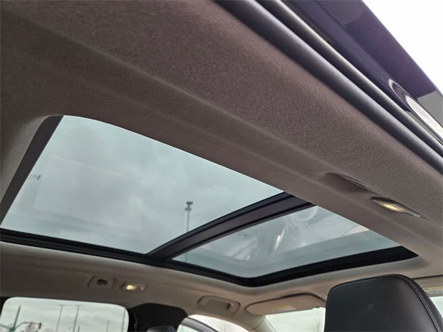 Thumbnail: 2023 Volvo XC40 - 31