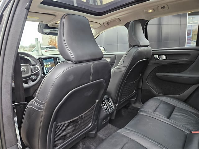 Thumbnail: 2023 Volvo XC40 - 13