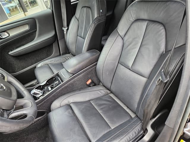 Thumbnail: 2023 Volvo XC40 - 11