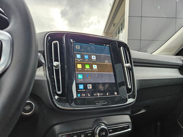 Thumbnail: 2023 Volvo XC40 - 15