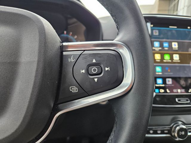 Thumbnail: 2023 Volvo XC40 - 34