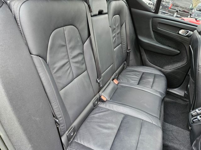 Thumbnail: 2023 Volvo XC40 - 31