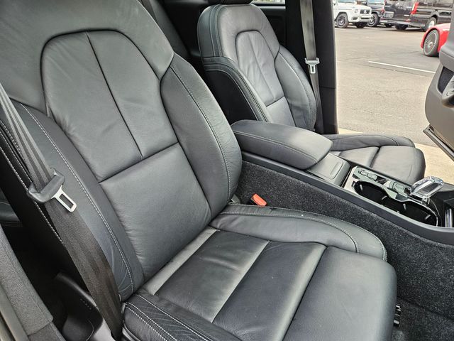 Thumbnail: 2023 Volvo XC40 - 12