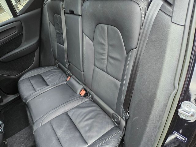 Thumbnail: 2023 Volvo XC40 - 30