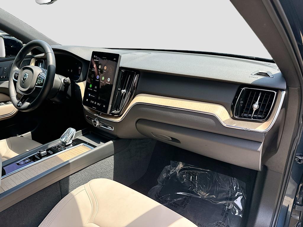 Thumbnail: 2026 Volvo XC60 - 32