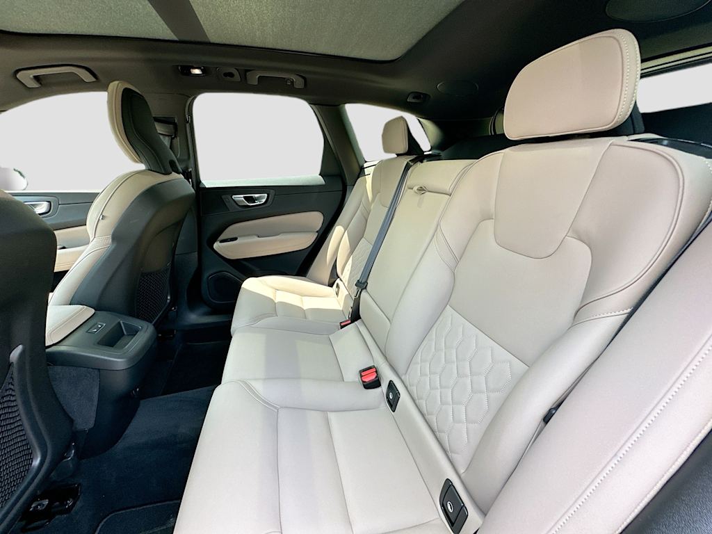 Thumbnail: 2026 Volvo XC60 - 12