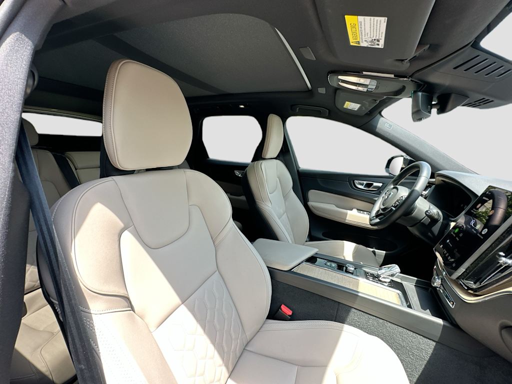 Thumbnail: 2026 Volvo XC60 - 11