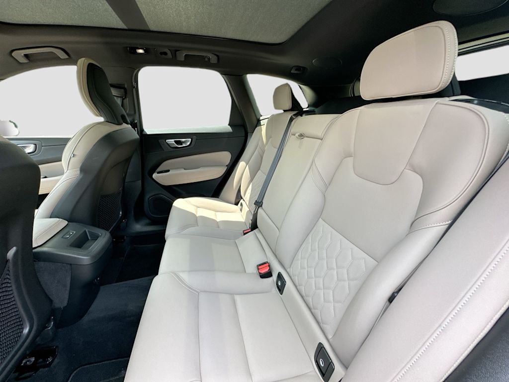 Thumbnail: 2026 Volvo XC60 - 12