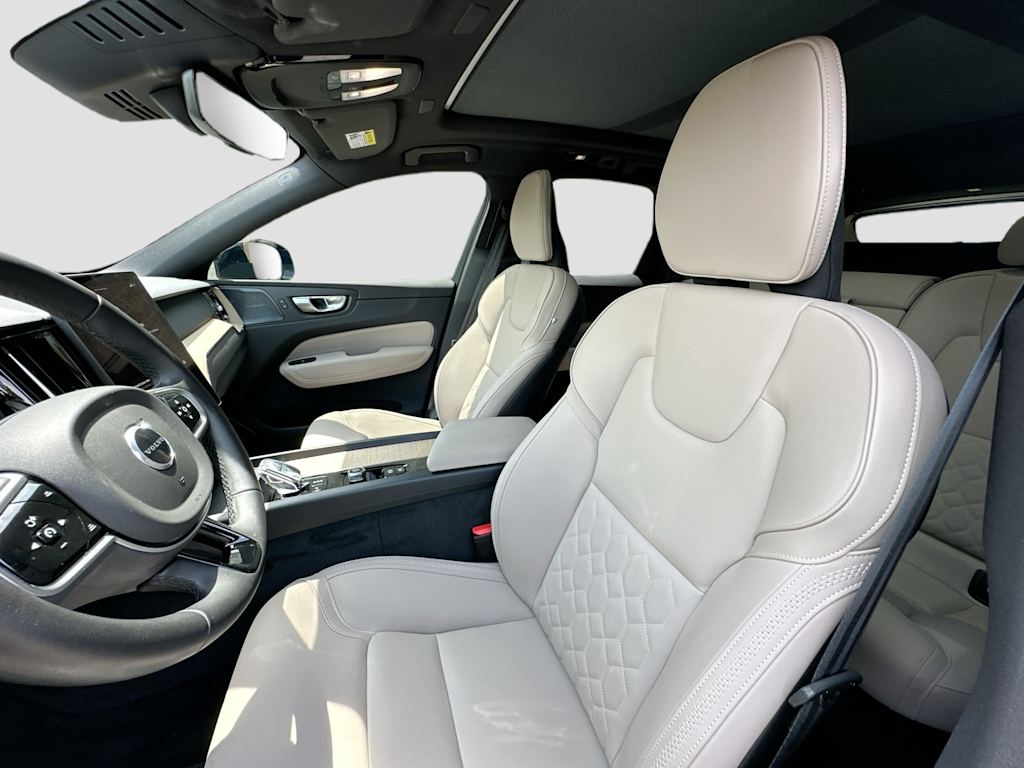 Thumbnail: 2026 Volvo XC60 - 10